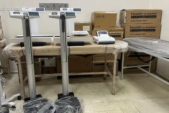 Básculas y camillas nuevas para los centros de salud de Arauca