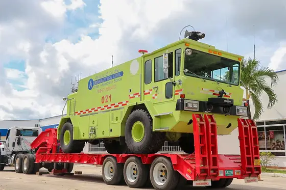 Vista de la máquina de bomberos aeronáuticos asignada a Saravena