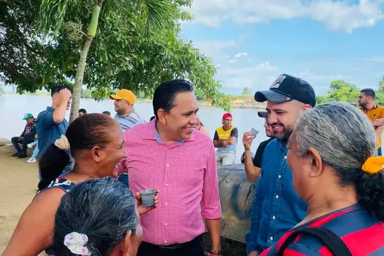 Plantas eléctricas y equipos náuticos entregados a las asociaciones