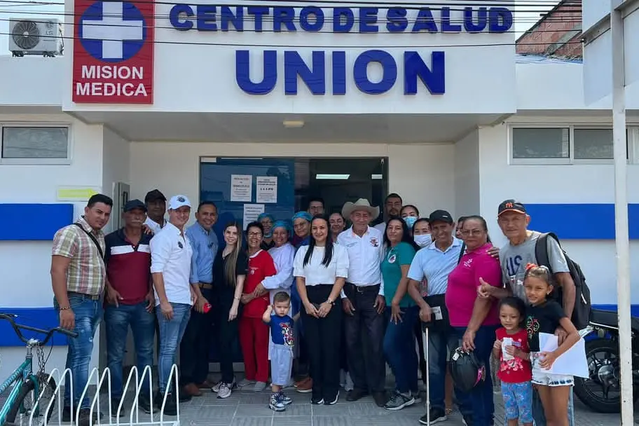 Entrega de equipos biomédicos en el Centro de Salud Unión de Arauca
